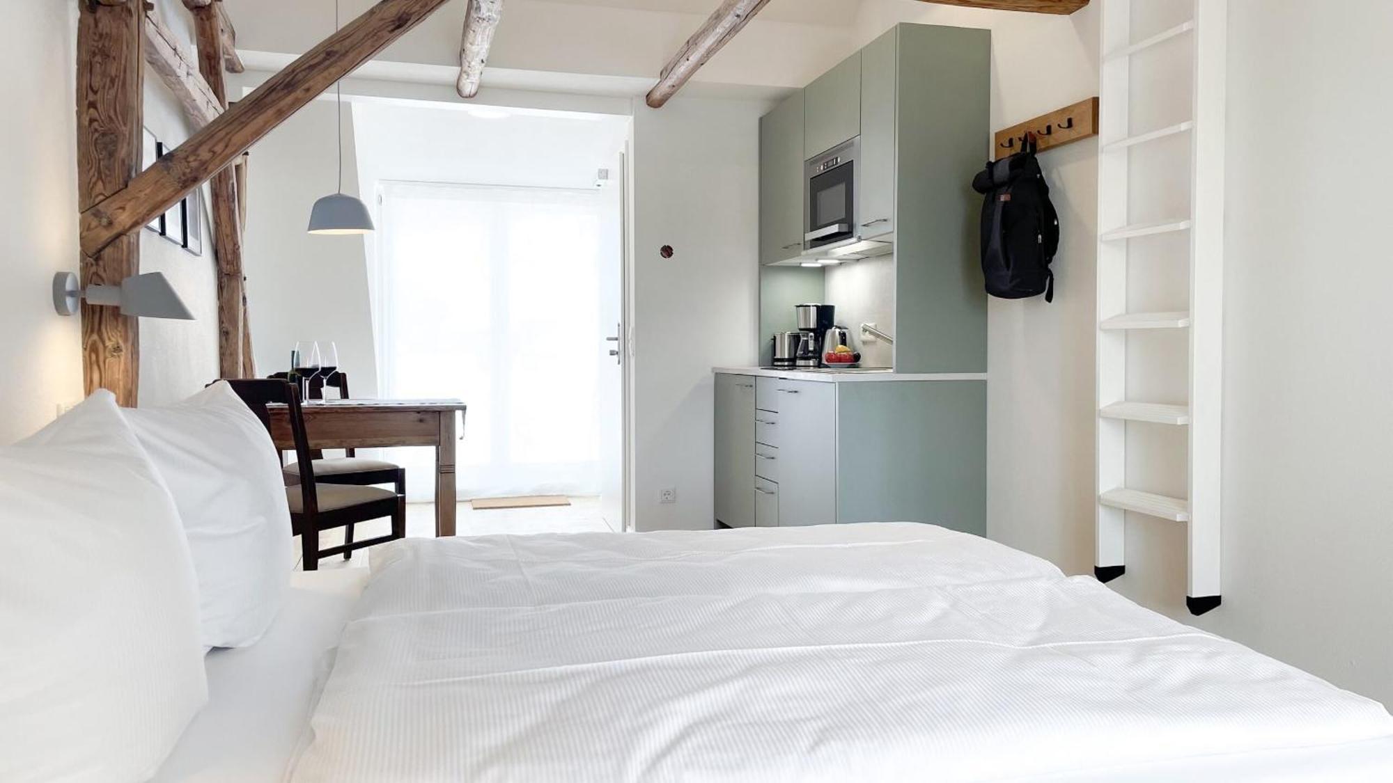 Apartments Am Dom Наумбург Экстерьер фото