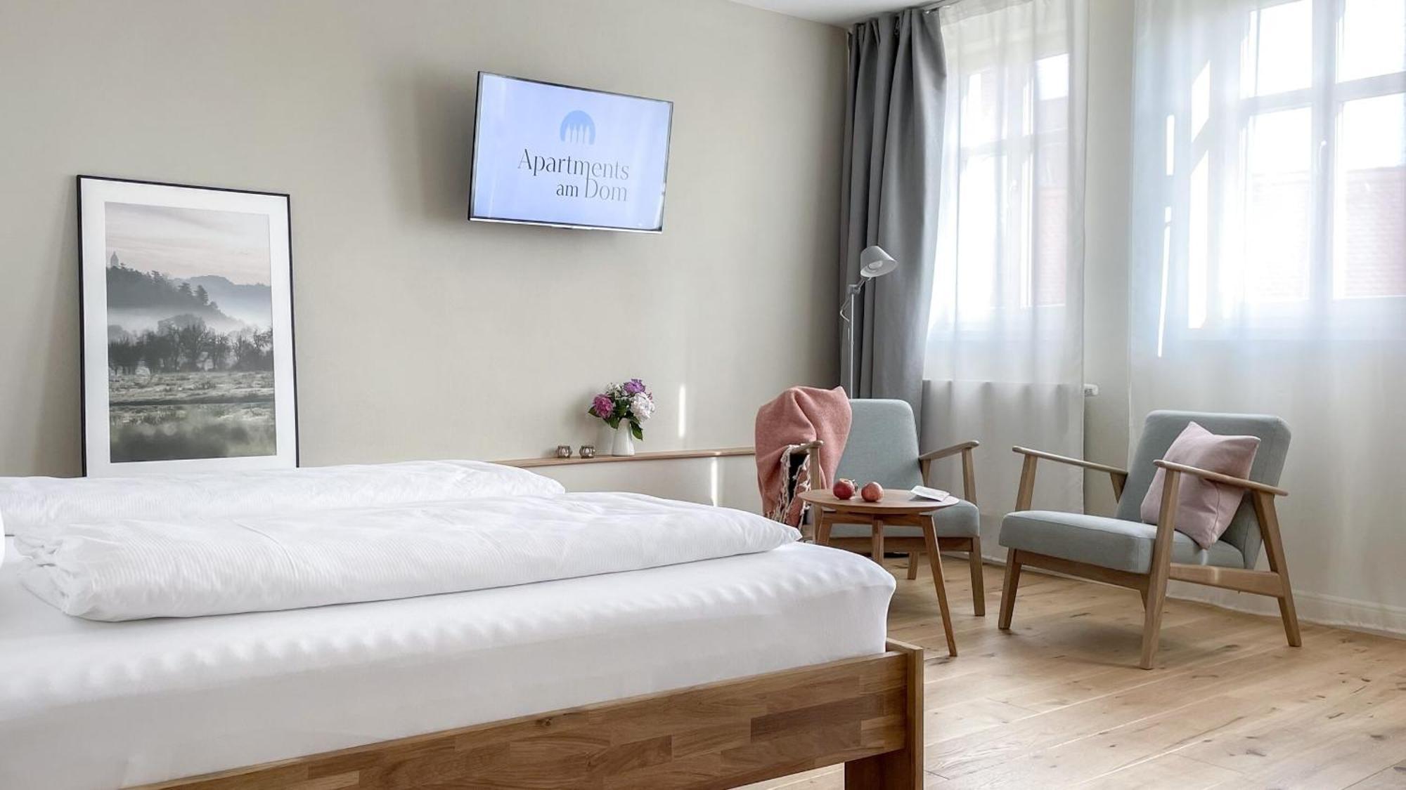 Apartments Am Dom Наумбург Экстерьер фото